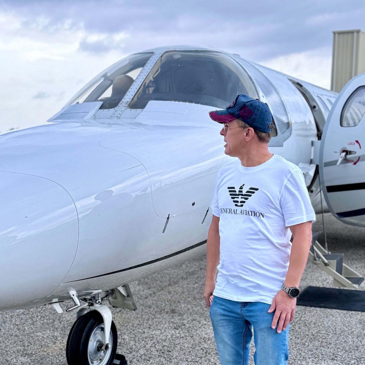 GENERAL AVIATION PREMIUM TEE THE PARODY HANGAR